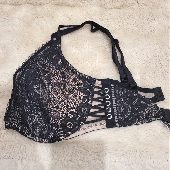 🍒NWT🍒 VS VERY SEXY WICKED UNLINED PLUNGE BRA - Picture 5 of 7